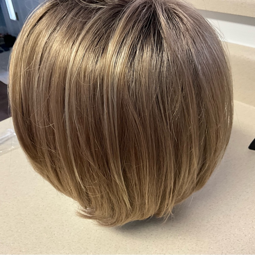 NWT Sheila Bob Professional Wig Dark Blonde Bald Alopecia